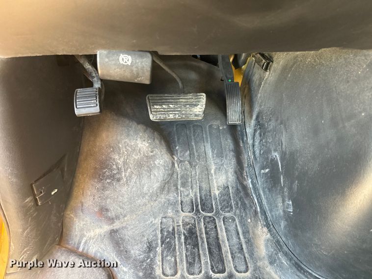 image for item DQ6784 2008 GMC  Magnavan school bus