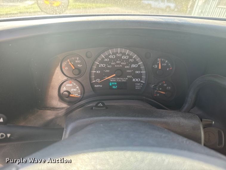 image for item DQ6784 2008 GMC  Magnavan school bus