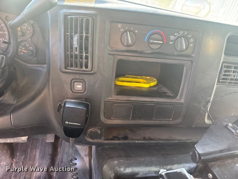 image for item DQ6784 2008 GMC  Magnavan school bus