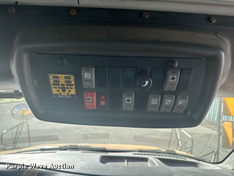 image for item DQ6784 2008 GMC  Magnavan school bus