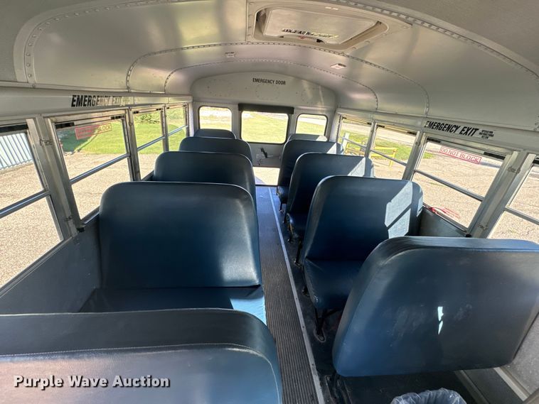 image for item DQ6784 2008 GMC  Magnavan school bus