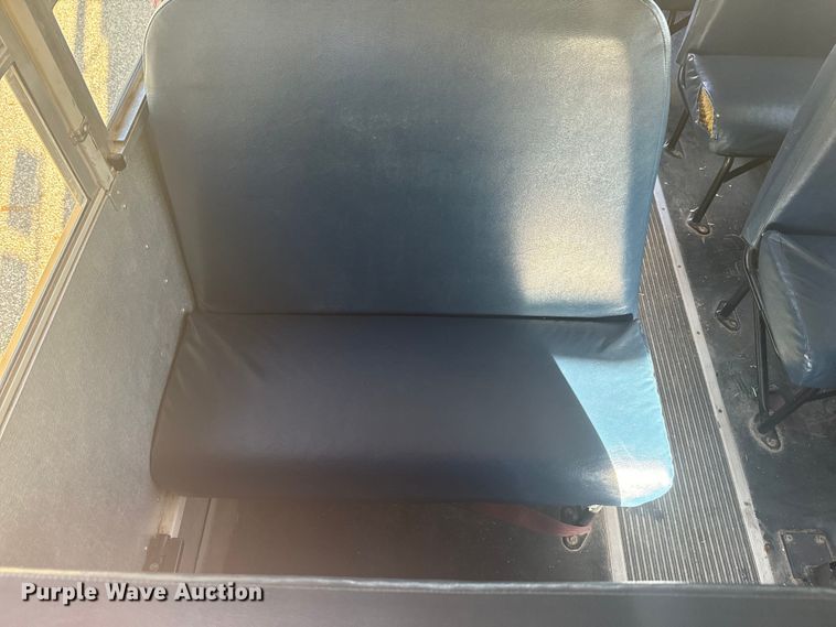 image for item DQ6784 2008 GMC  Magnavan school bus