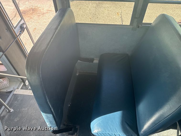 image for item DQ6784 2008 GMC  Magnavan school bus