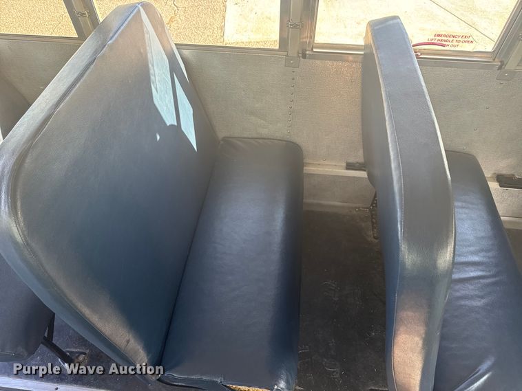 image for item DQ6784 2008 GMC  Magnavan school bus