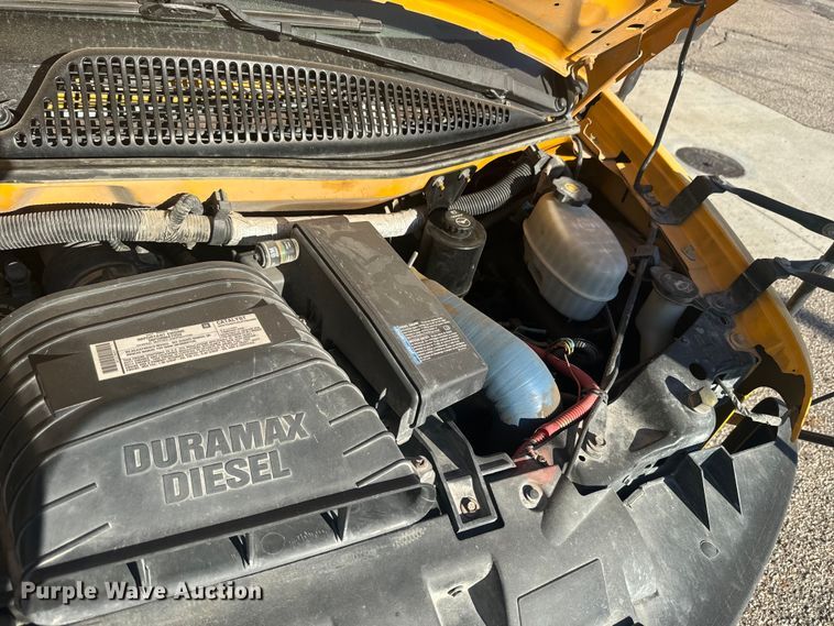 image for item DQ6784 2008 GMC  Magnavan school bus