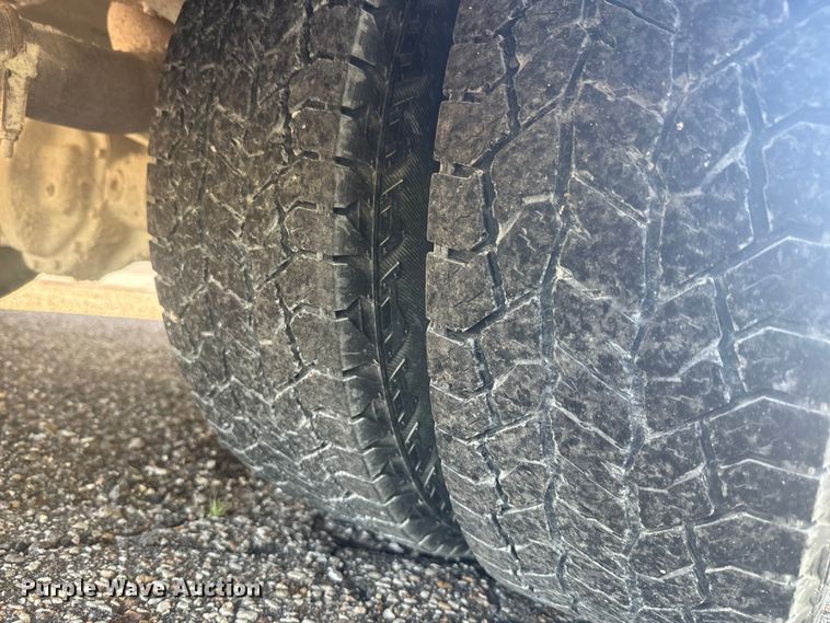 image for item DQ6784 2008 GMC  Magnavan school bus