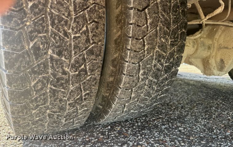 image for item DQ6784 2008 GMC  Magnavan school bus