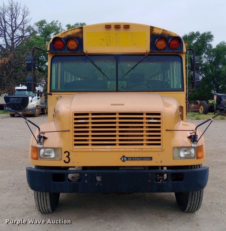 image for item DQ7123 1997 International 3800 school bus