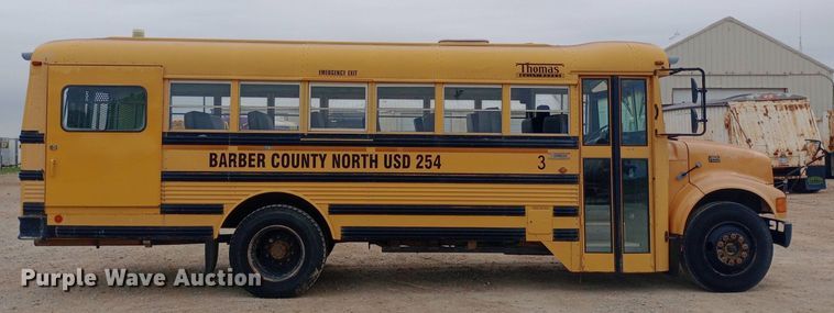 image for item DQ7123 1997 International 3800 school bus