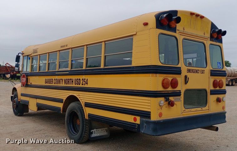image for item DQ7123 1997 International 3800 school bus