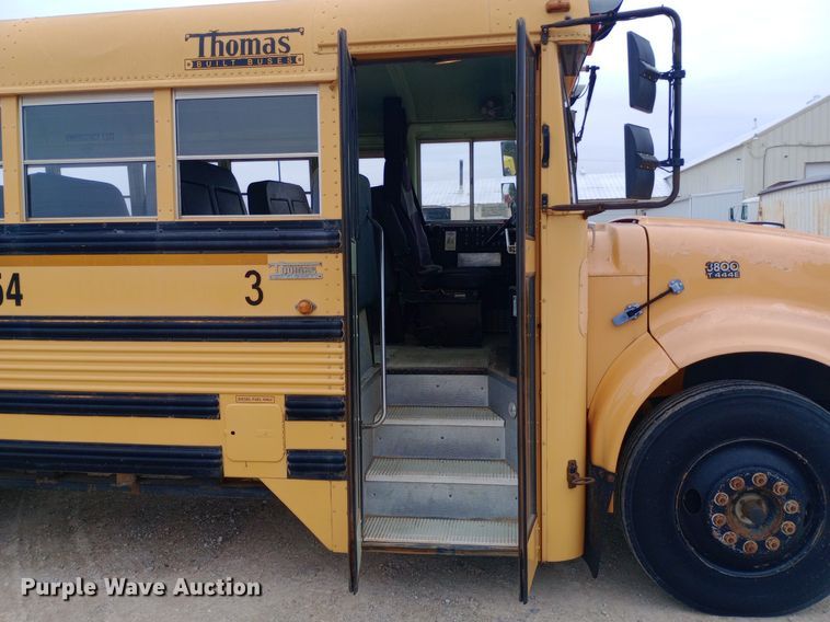 image for item DQ7123 1997 International 3800 school bus