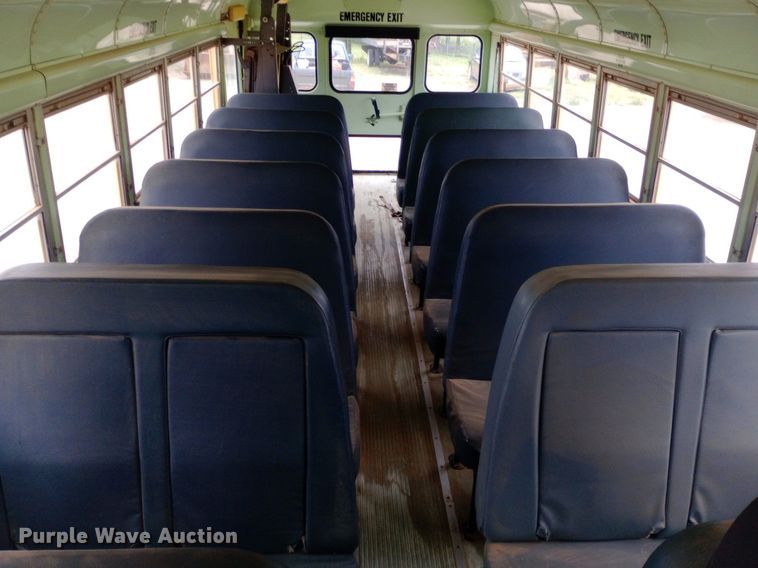 image for item DQ7123 1997 International 3800 school bus