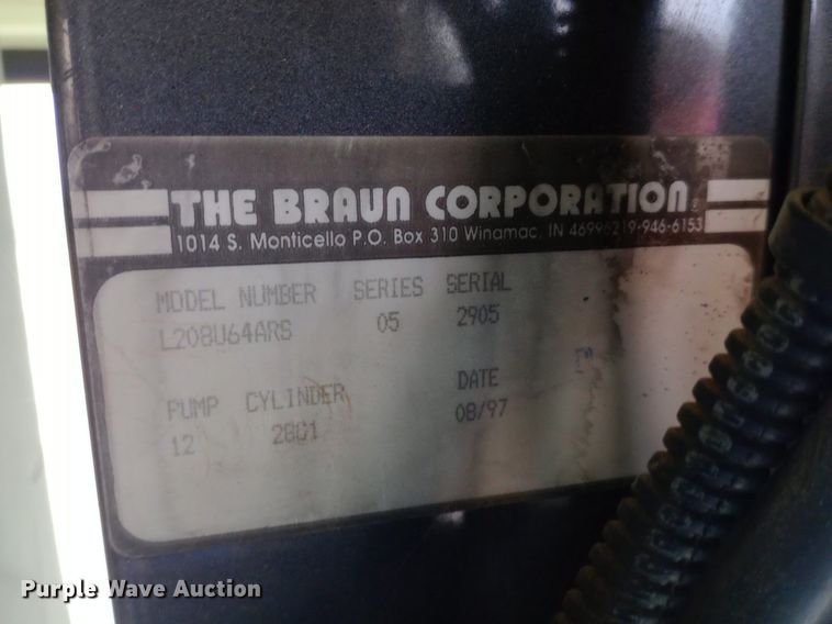 image for item DQ7123 1997 International 3800 school bus