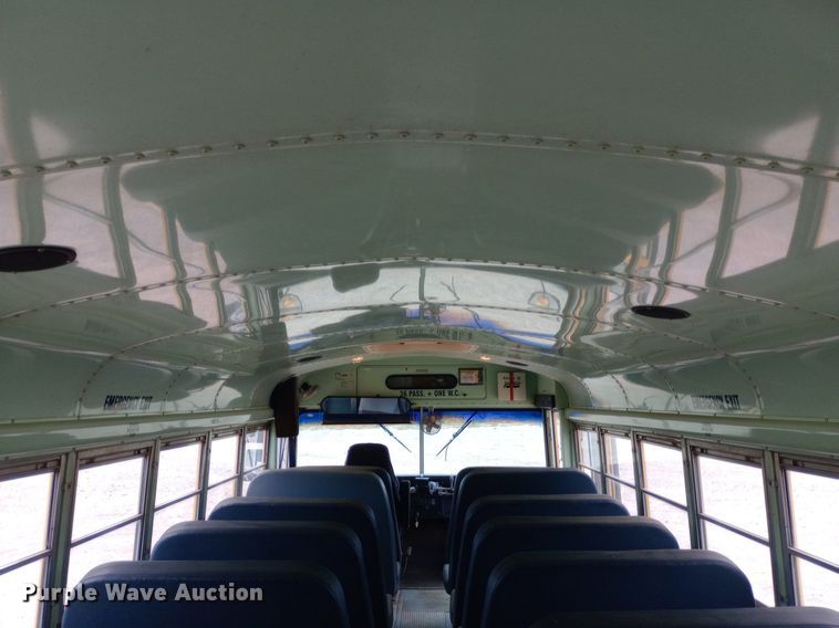 image for item DQ7123 1997 International 3800 school bus