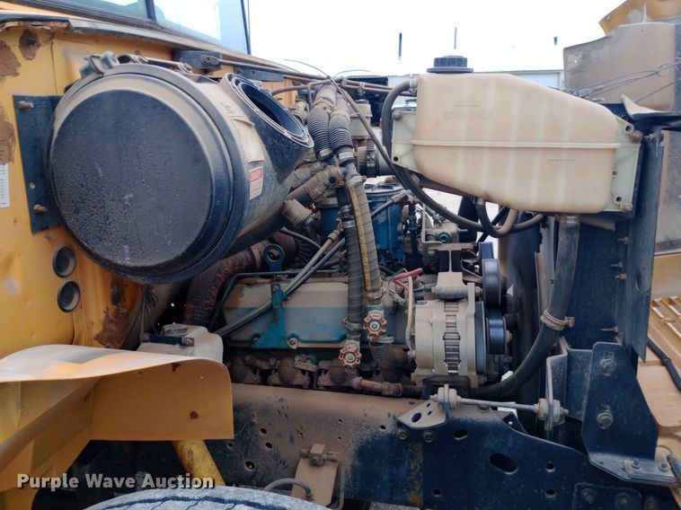 image for item DQ7123 1997 International 3800 school bus