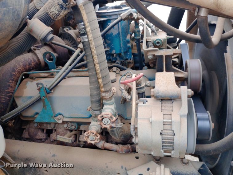 image for item DQ7123 1997 International 3800 school bus