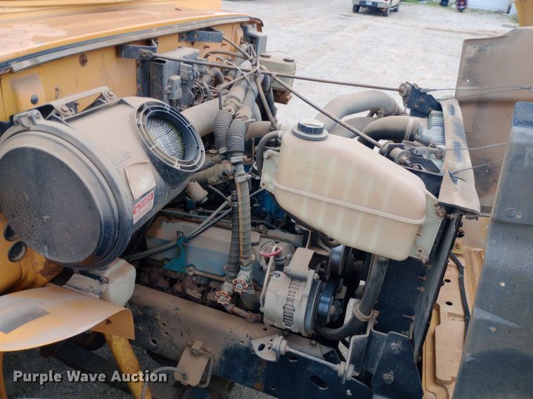 image for item DQ7123 1997 International 3800 school bus