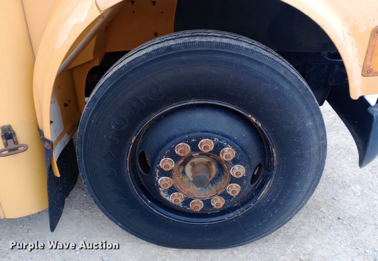 image for item DQ7123 1997 International 3800 school bus