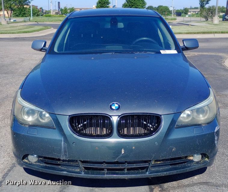 image for item DQ7147 2004 BMW 545i 