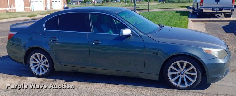 image for item DQ7147 2004 BMW 545i 
