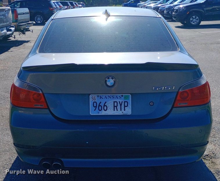 image for item DQ7147 2004 BMW 545i 