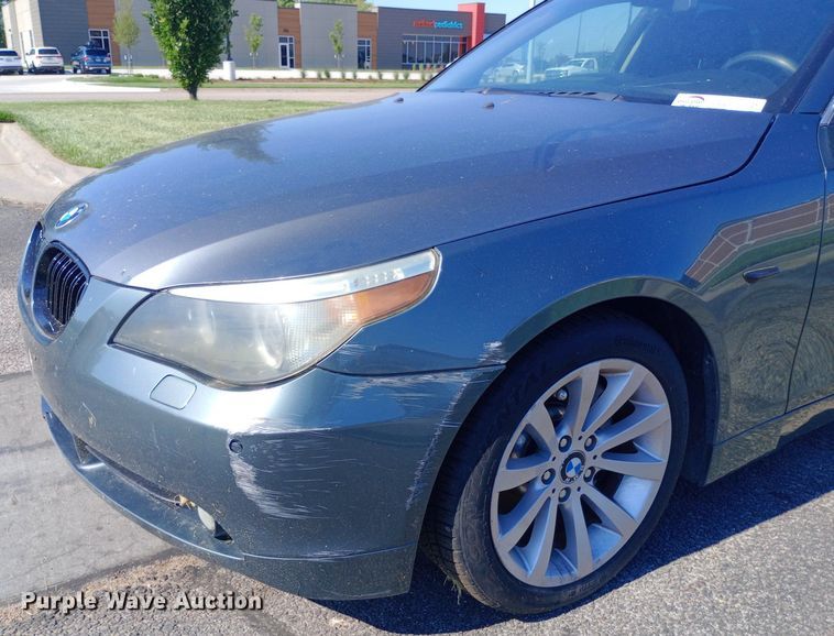 image for item DQ7147 2004 BMW 545i 