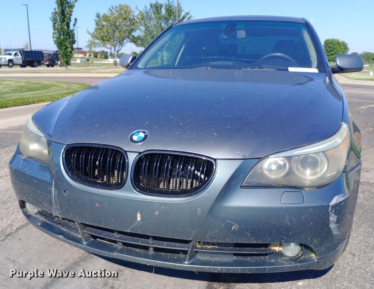 image for item DQ7147 2004 BMW 545i 