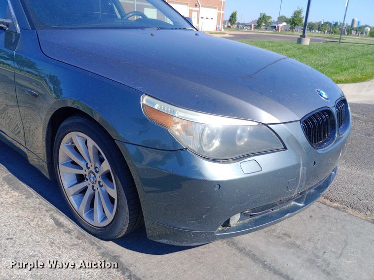 image for item DQ7147 2004 BMW 545i 