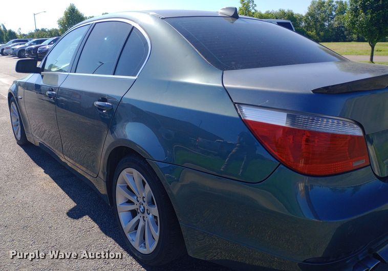 image for item DQ7147 2004 BMW 545i 