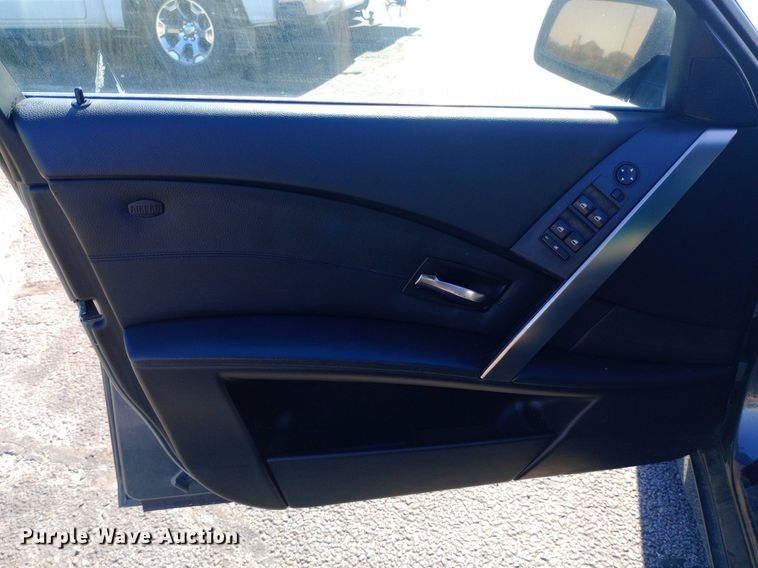 image for item DQ7147 2004 BMW 545i 