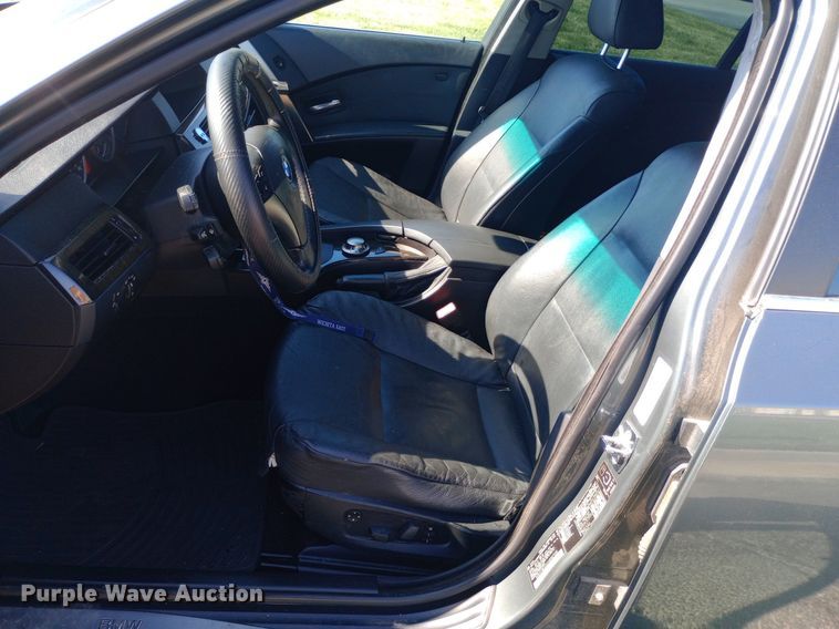 image for item DQ7147 2004 BMW 545i 