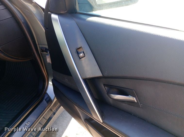 image for item DQ7147 2004 BMW 545i 