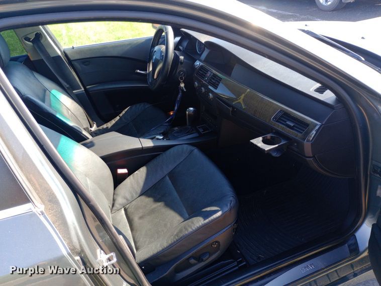 image for item DQ7147 2004 BMW 545i 