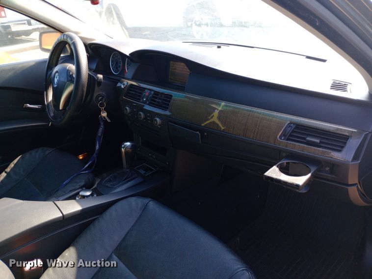 image for item DQ7147 2004 BMW 545i 