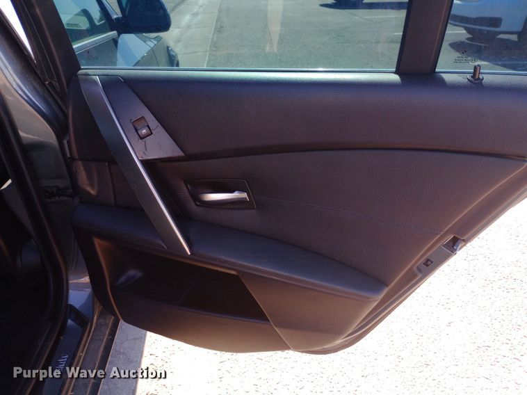 image for item DQ7147 2004 BMW 545i 