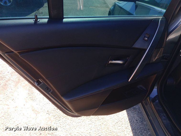 image for item DQ7147 2004 BMW 545i 