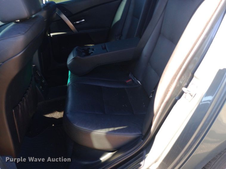 image for item DQ7147 2004 BMW 545i 