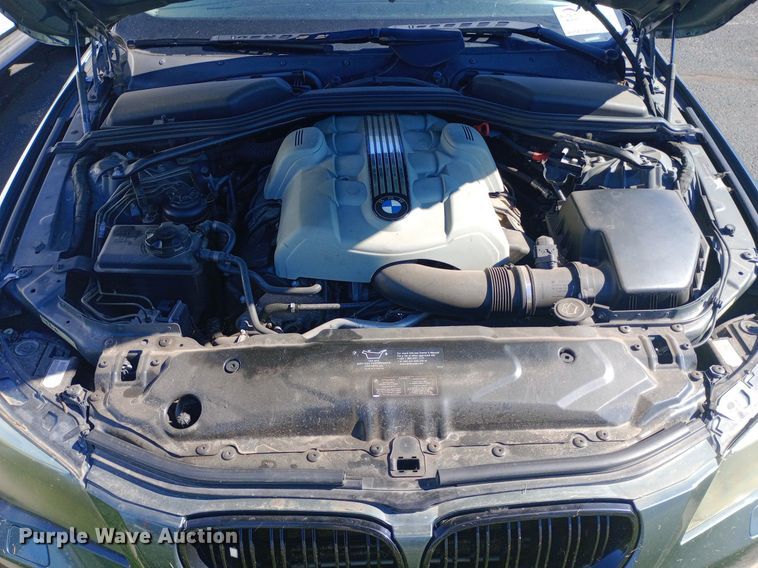 image for item DQ7147 2004 BMW 545i 