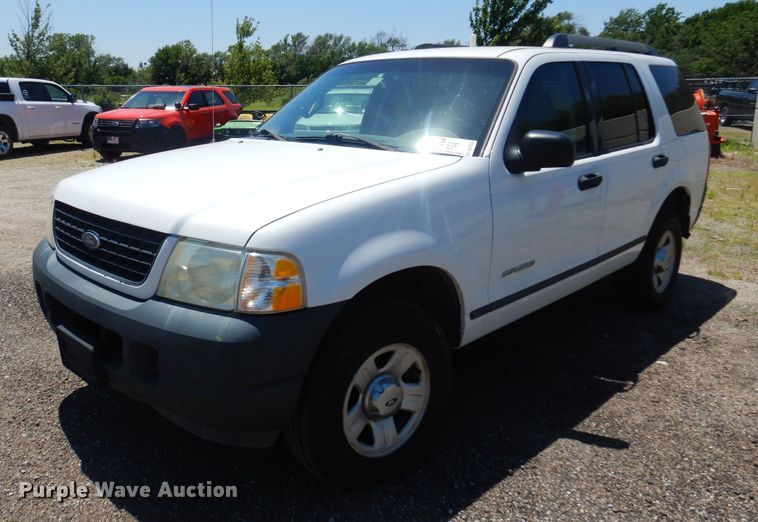 image for item DQ7153 2005 Ford  Explorer SUV