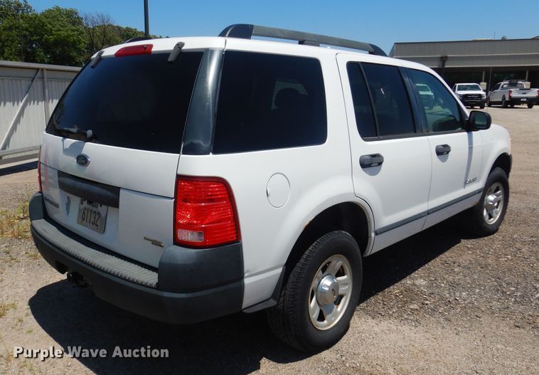 image for item DQ7153 2005 Ford  Explorer SUV