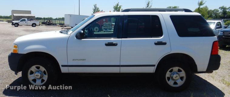 image for item DQ7153 2005 Ford  Explorer SUV