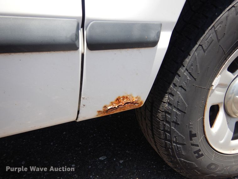 image for item DQ7153 2005 Ford  Explorer SUV