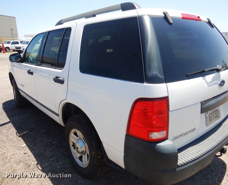 image for item DQ7153 2005 Ford  Explorer SUV