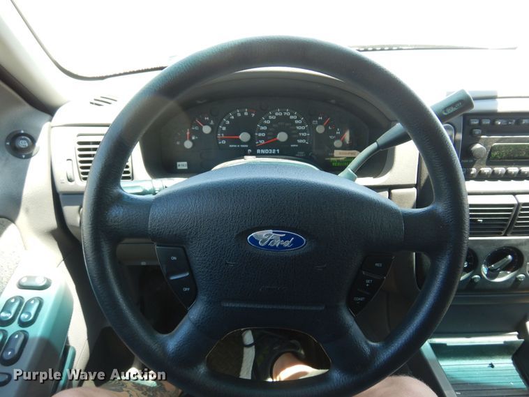 image for item DQ7153 2005 Ford  Explorer SUV