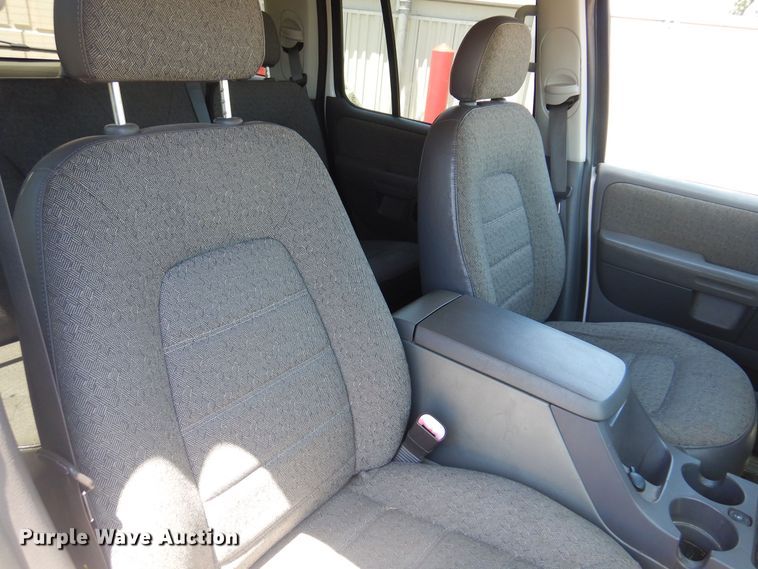 image for item DQ7153 2005 Ford  Explorer SUV