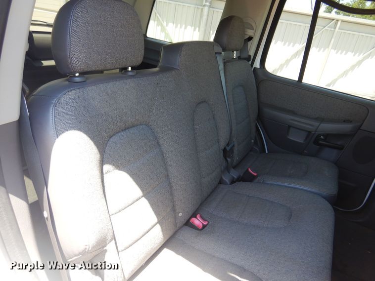 image for item DQ7153 2005 Ford  Explorer SUV