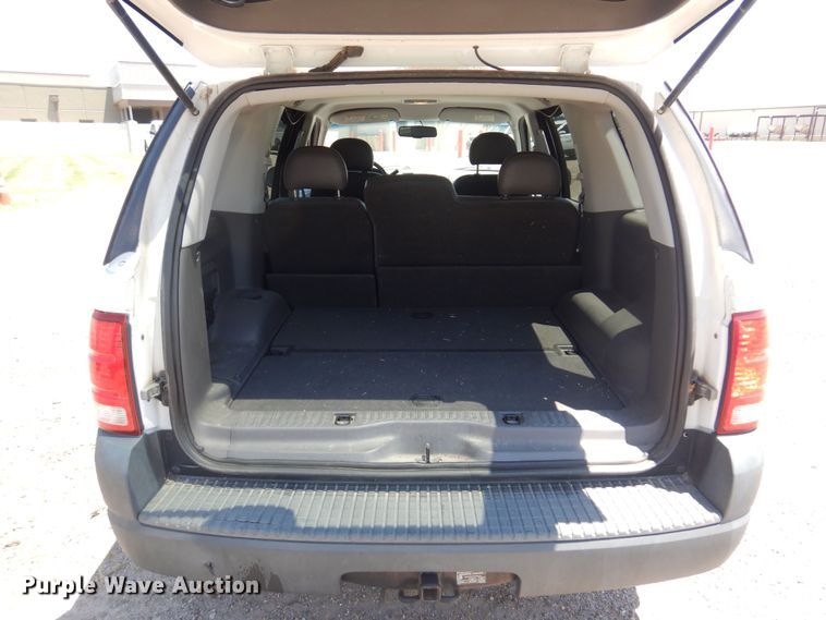 image for item DQ7153 2005 Ford  Explorer SUV