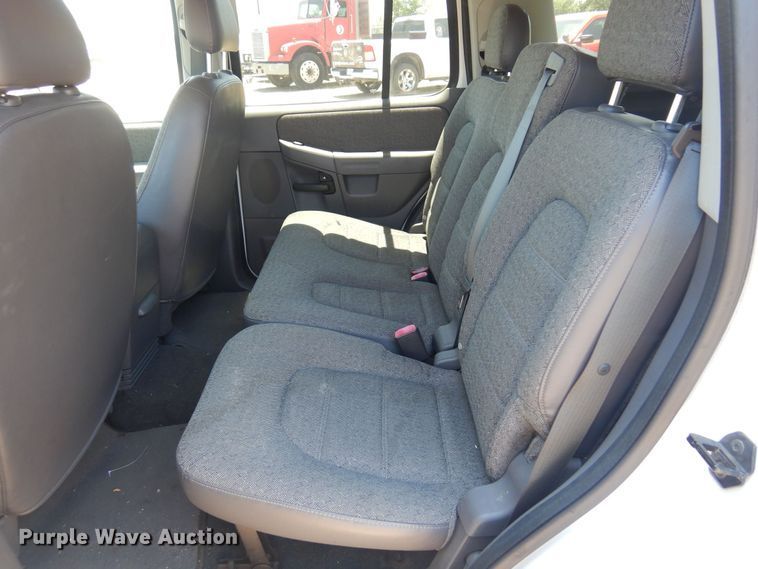 image for item DQ7153 2005 Ford  Explorer SUV