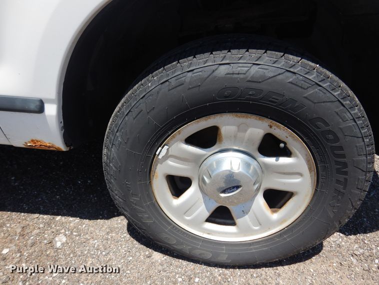 image for item DQ7153 2005 Ford  Explorer SUV