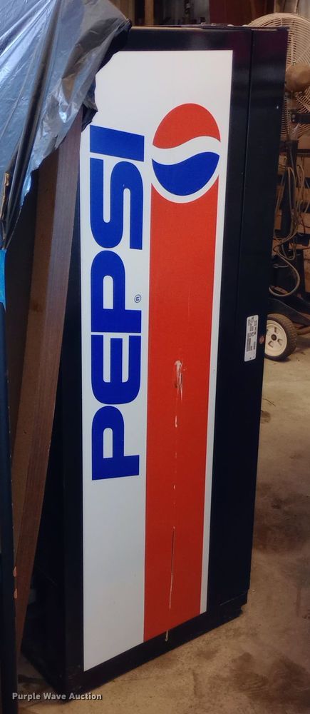 image for item DQ7157 Vendo vending machine